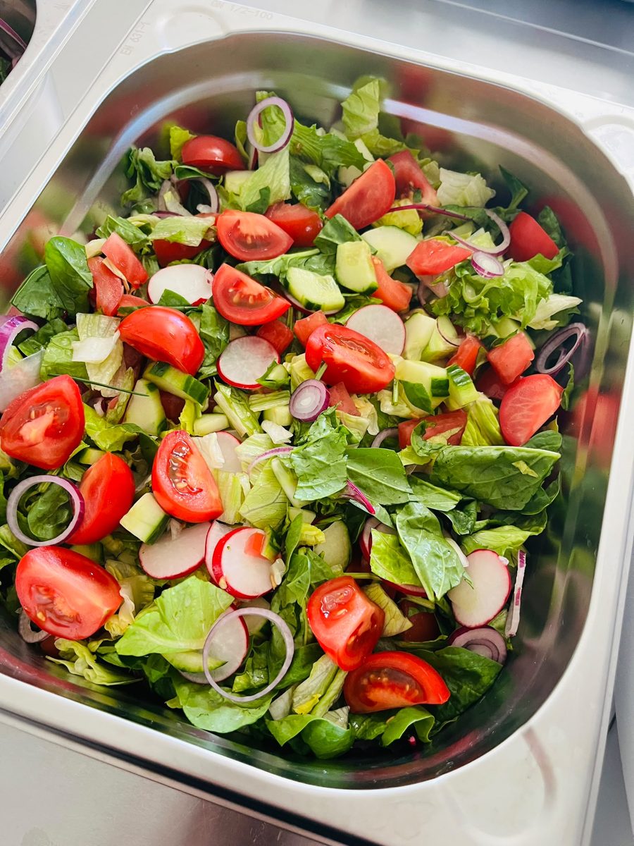Cristina Victoria - Catering - Warme Speisen, gemischter-salat