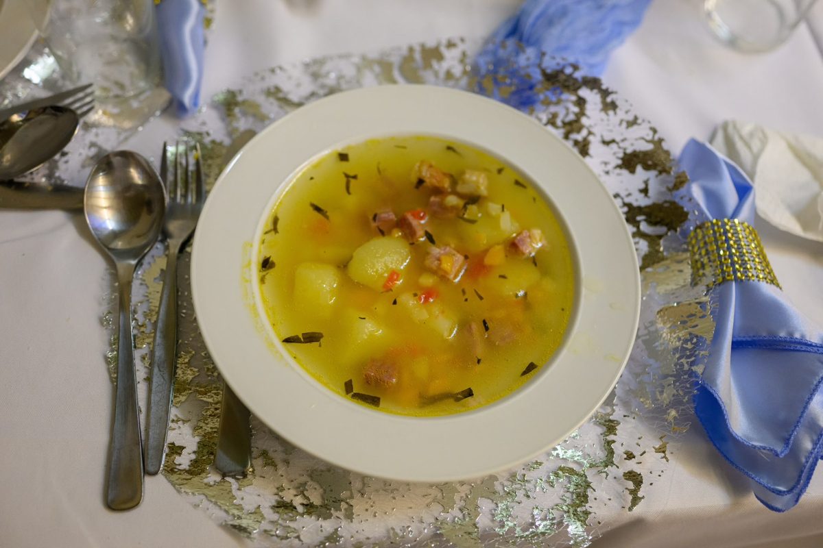 Cristina Victoria - Catering - Warme Speisen, suppe-teller