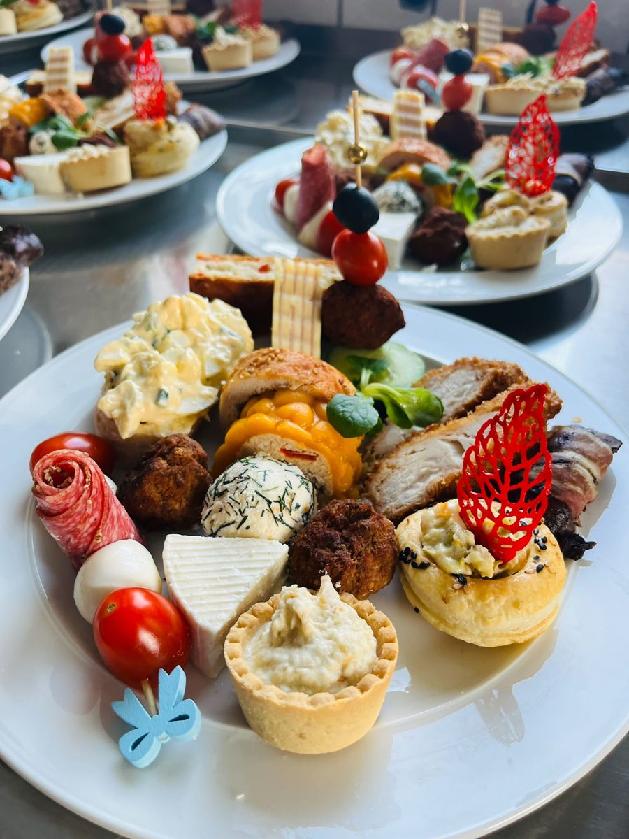 Cristina Victoria - Catering - Warme Speisen, canape-platte-fingerfood
