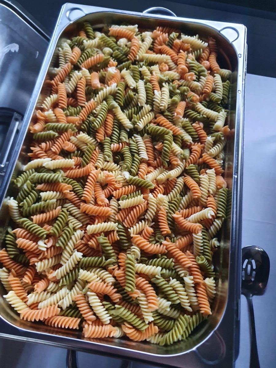 Cristina Victoria - Catering - Warme Speisen, spiralnudeln-bunt